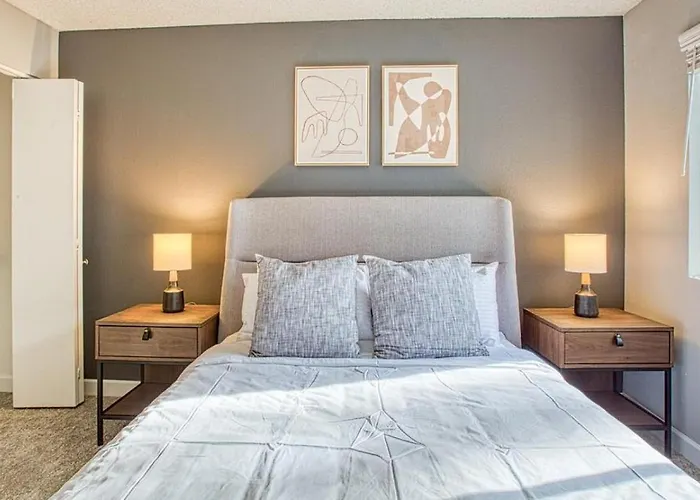 Landing Modern With Amazing Amenities Apartment
