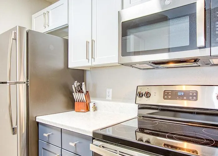 Landing Modern With Amazing Amenities Apartment *